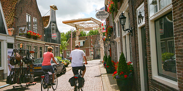 Radreise Radfahrer Edam Niederlande