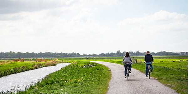 .Fahrradreise Friesland Holland Radfahrer.